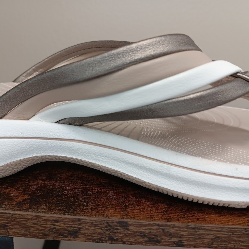 Clarks Breeze Coral Sandals Womens 9 Metallic Combi New Cloudsteppers Flip Flops - Picture 8 of 9